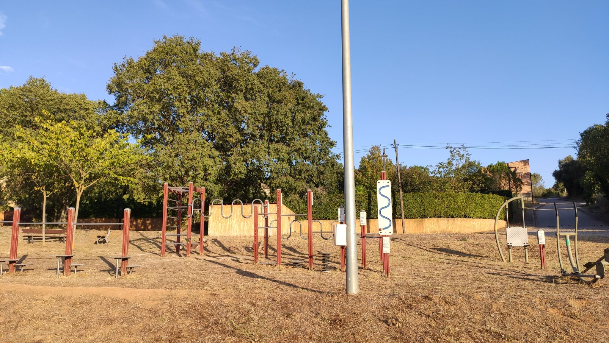 zona de picnic parque infantil saus camallera i llampaies19 2048x1152