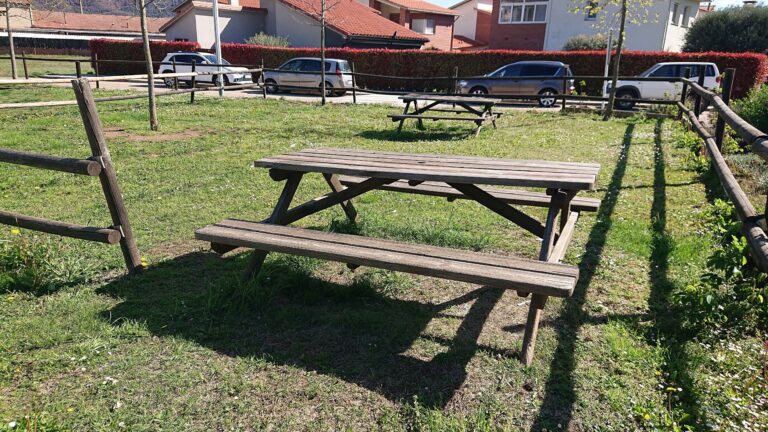 picnic area dautocaravanes santa pau2 768x432