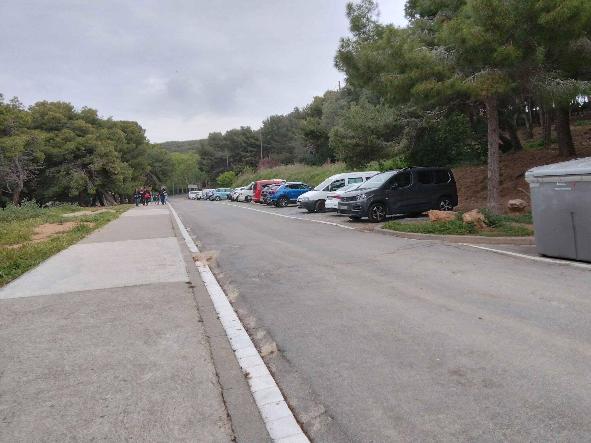 aparcament Parc del mirador del migdia montjuic 2048x1536