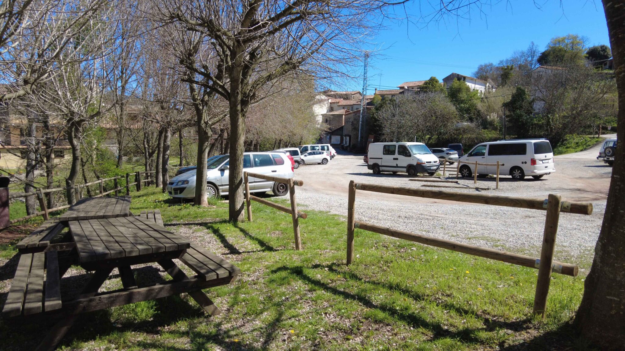 zona de picnic aparcament public santa pau5 mappicnic 2048x1152