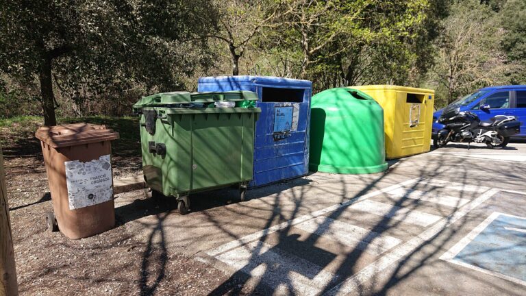 zona de picnic aparcament volca santa margarida i croscat10 768x432