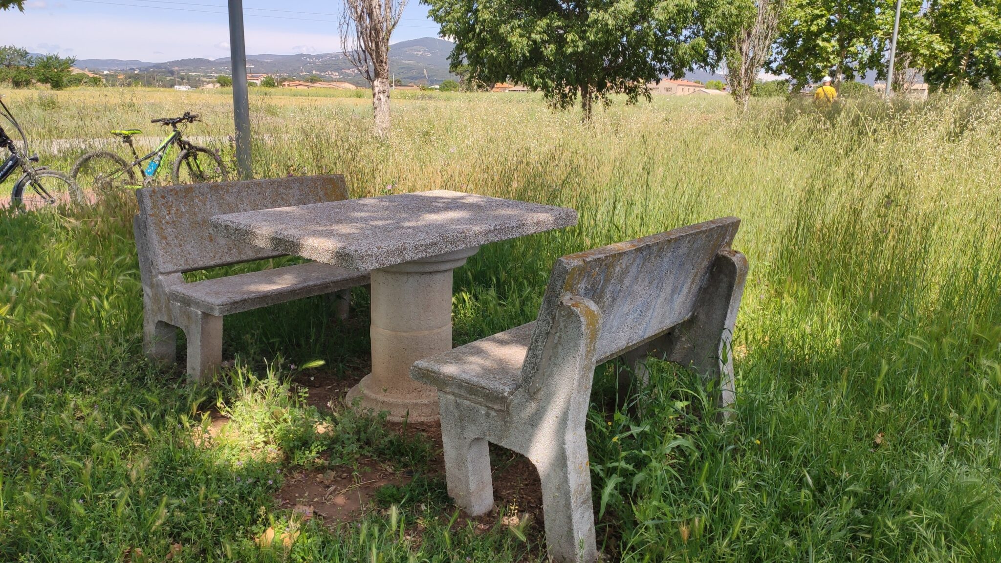 Mesa picnic piedra llerona passeig fluvial3 2048x1152
