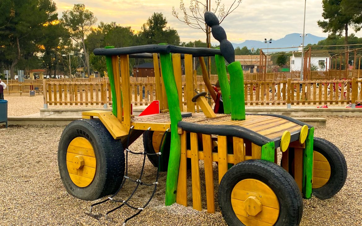 Estatua de Mazinger Z Tarragona2