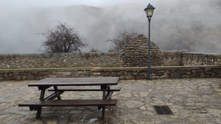 Mesa Picnic Placa del castell castellar de nhug 6 768x432
