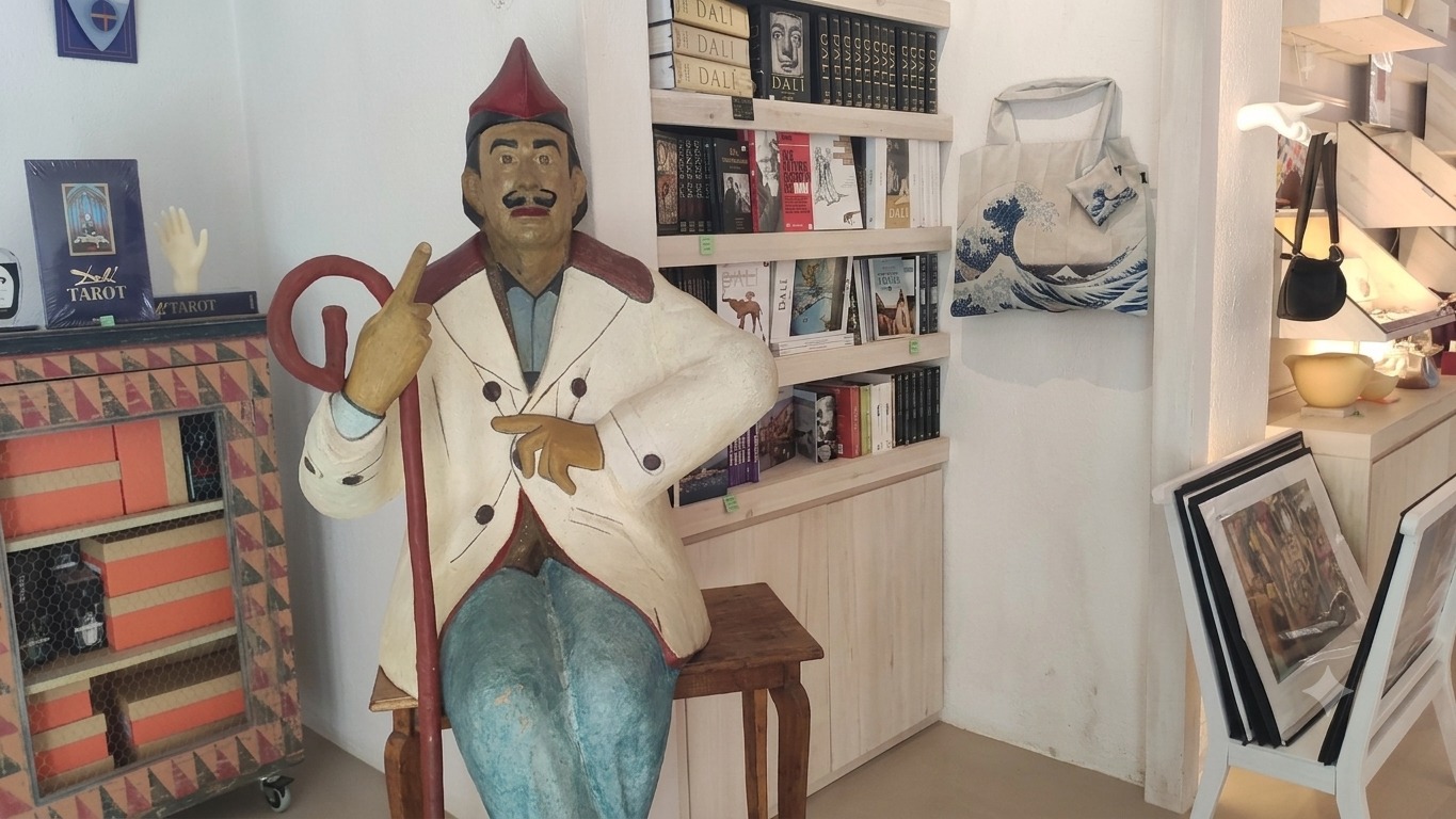 tienda souvenirs pubol